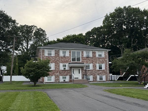 18 Austin Ct, Unit E, Saugus, MA 01906