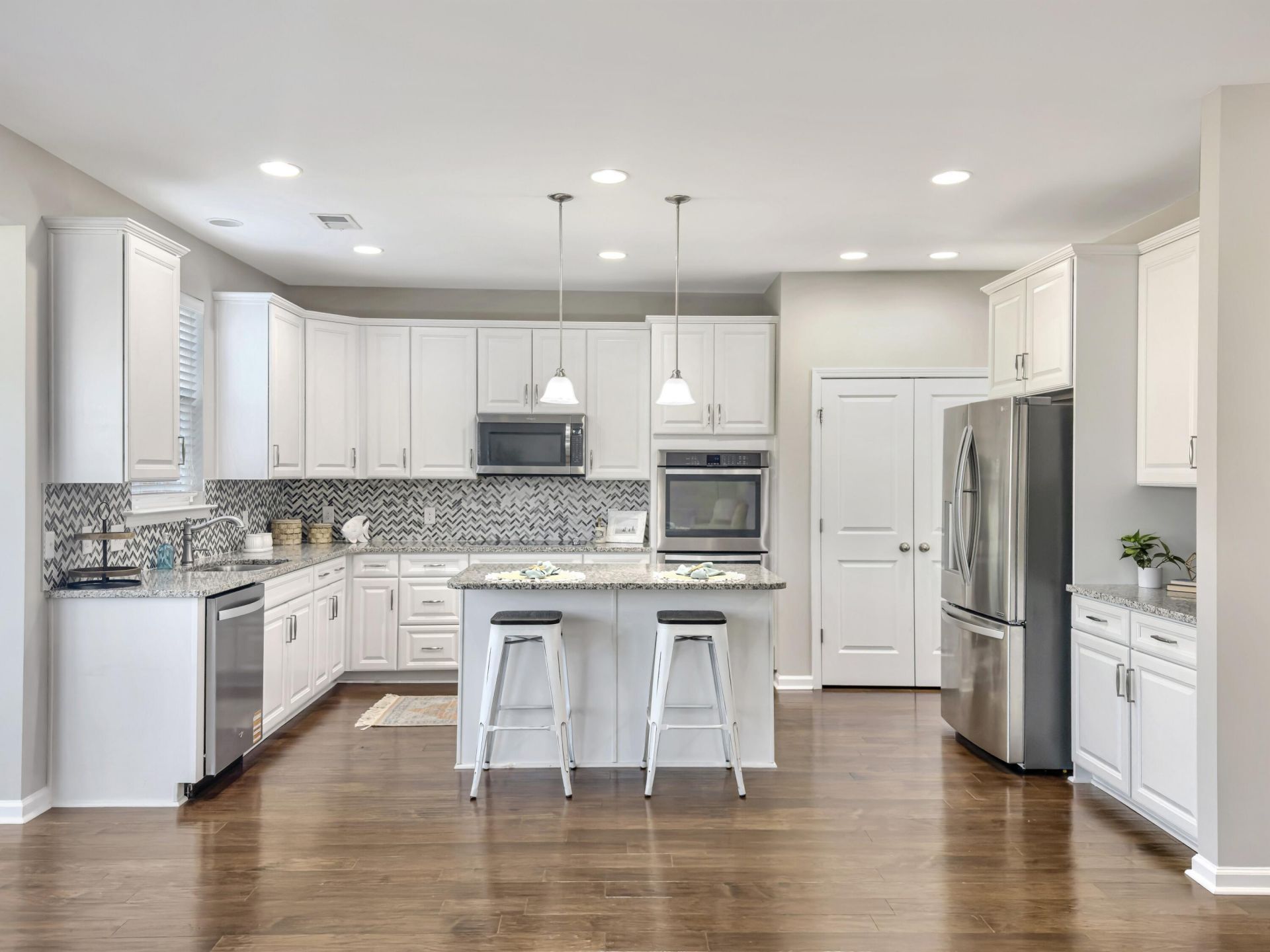 1505 Sanborll Landing Drive Photo 4