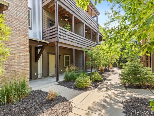 2034 Celadon Drive NE, Grand Rapids, MI 49525