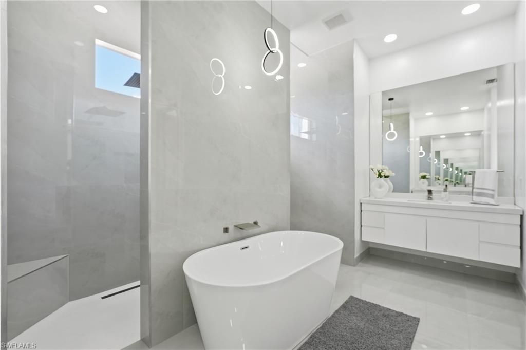 18 NE 6th St, Cape Coral, FL 33909 Photo