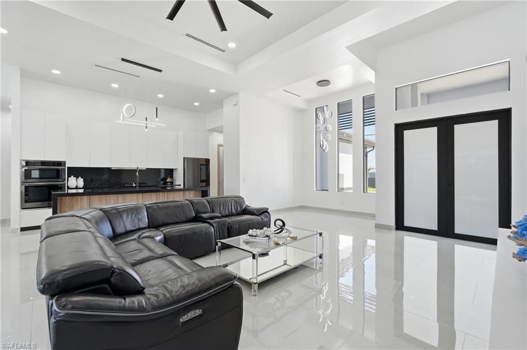 18 NE 6th St, Cape Coral, FL 33909 Photo