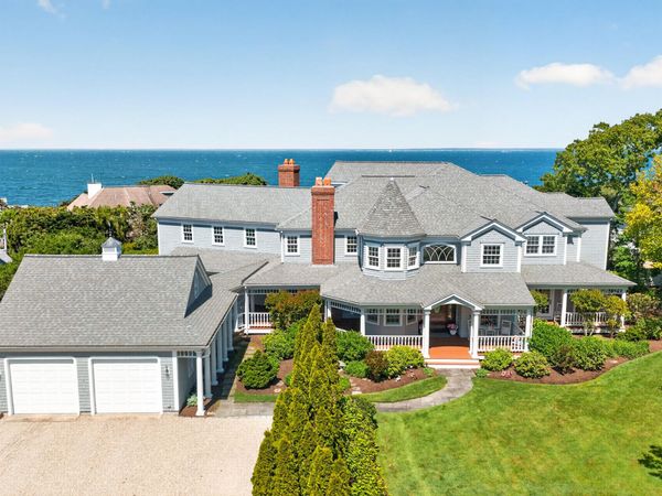 39 Naushon Road S, Falmouth, MA 02540