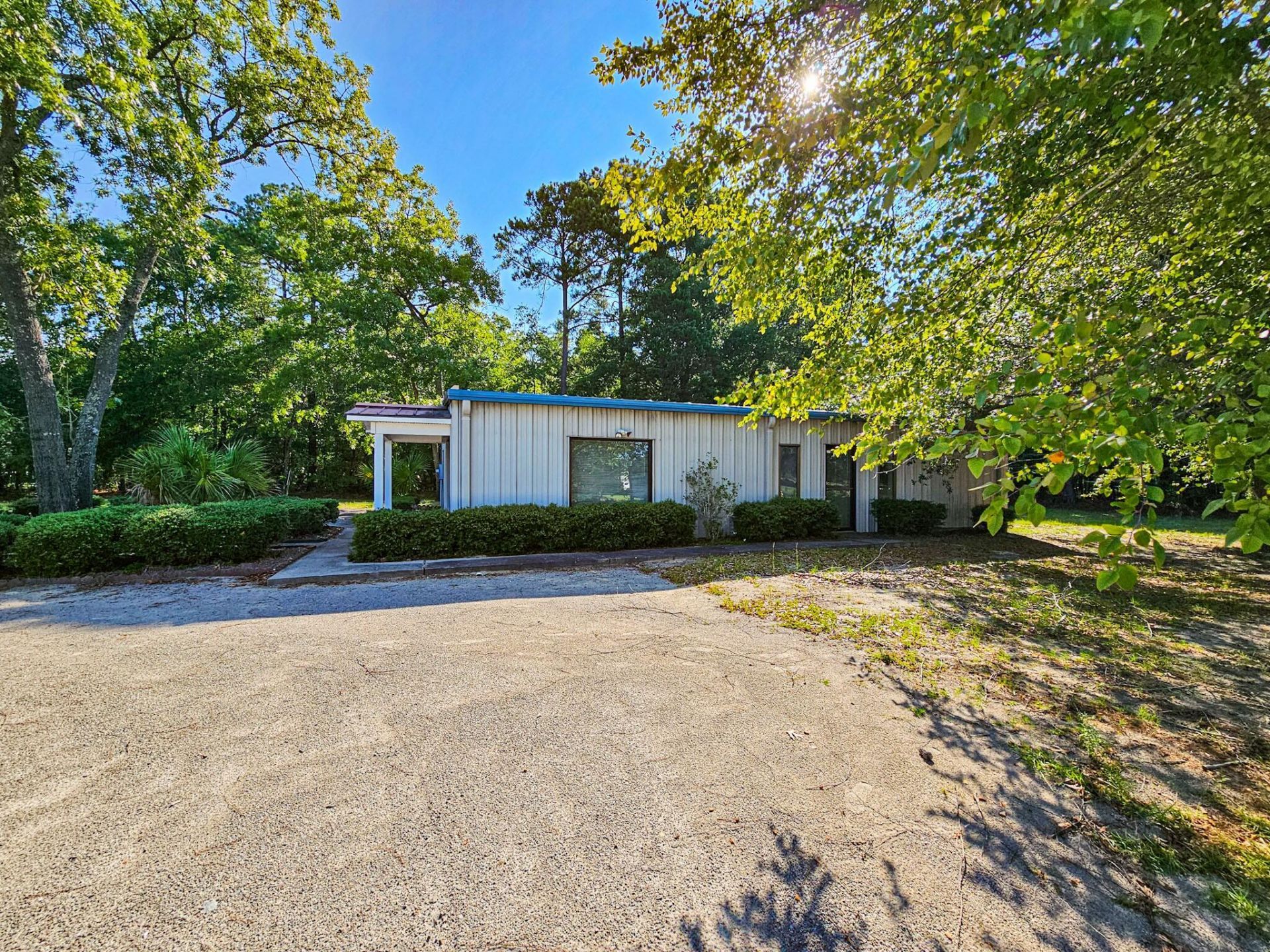 16 Northside Drive Photo 4