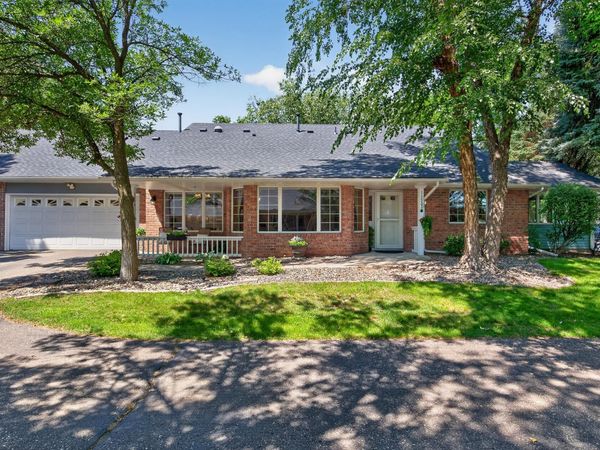 1130 Rose Place, Roseville, MN 55113