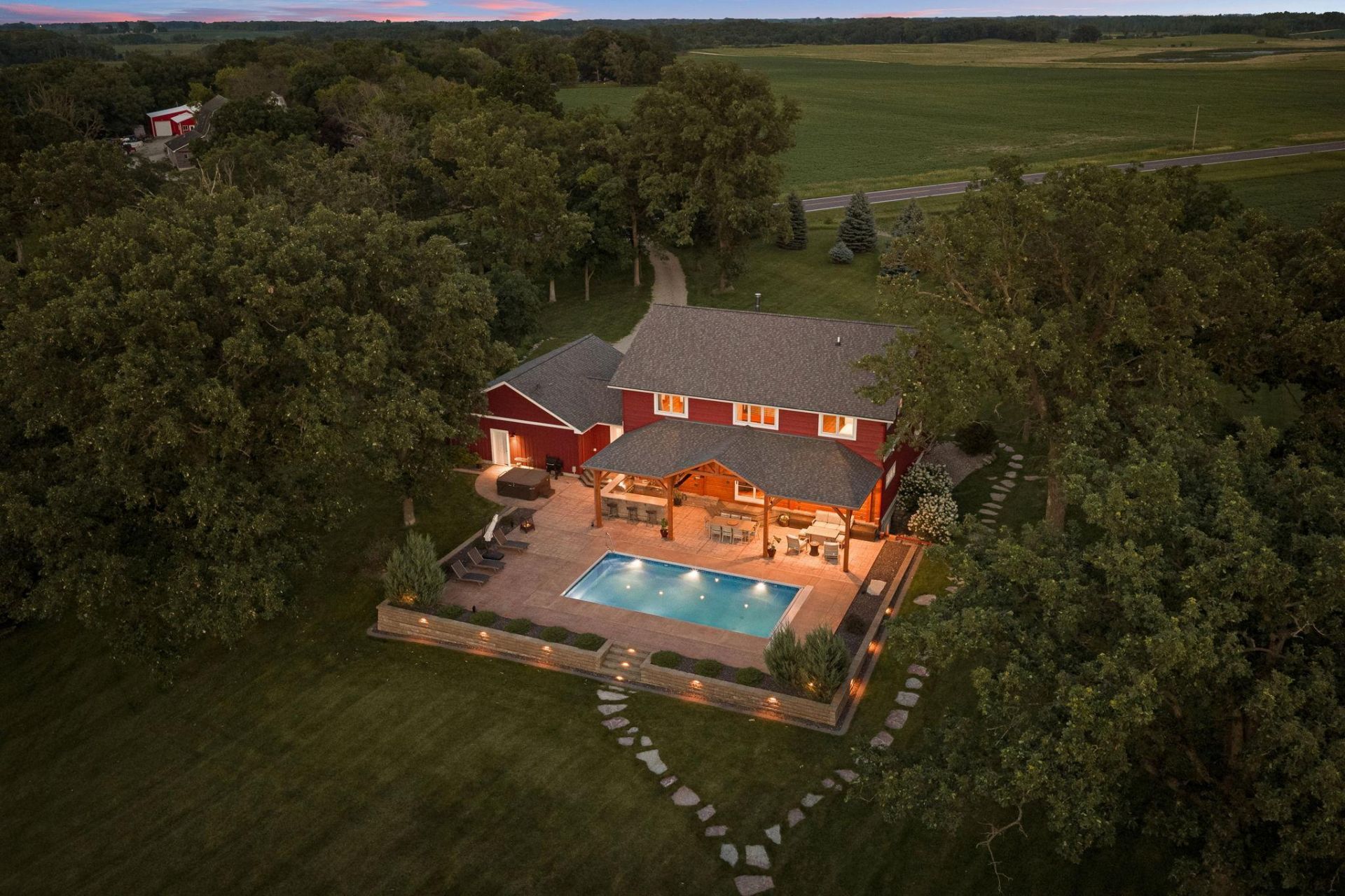 25551 885th Avenue , Austin, MN 55912