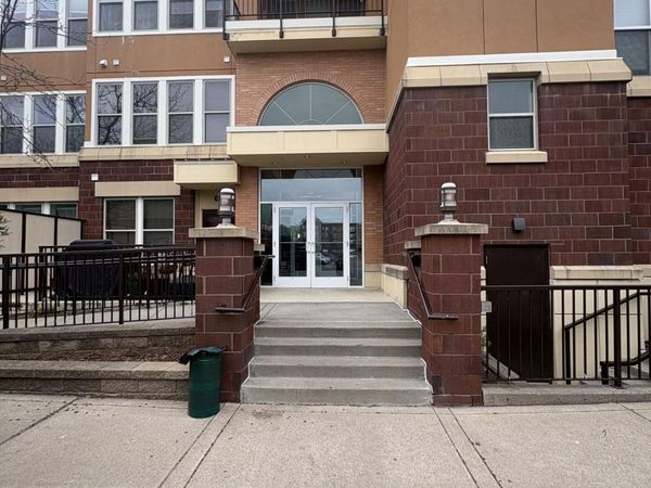 150 E Burnsville Parkway, Unit 101, Burnsville, MN 55337