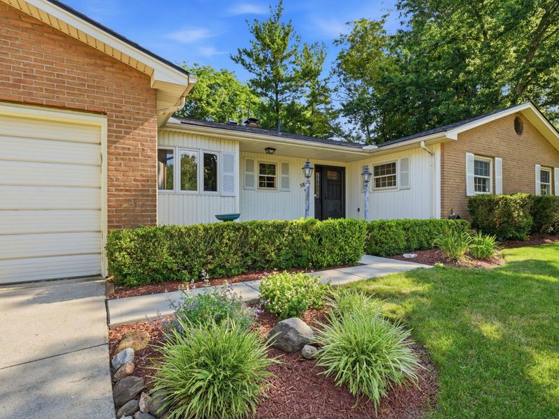 5820 Stoney Creek Court, Columbus, OH 43235 Photo 1