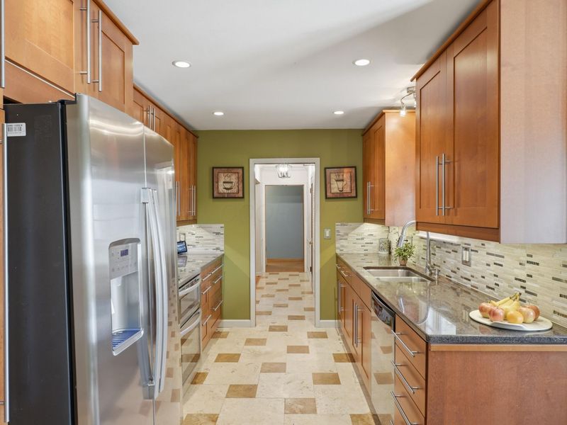 5820 Stoney Creek Court, Columbus, OH 43235 Photo 8