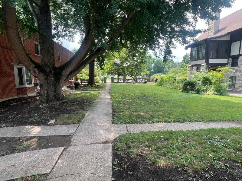 1740 E Broad Street, Columbus, OH 43203 Photo 3