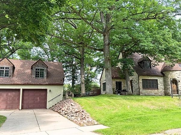 910 Oakwood Boulevard, Menomonie, WI 54751