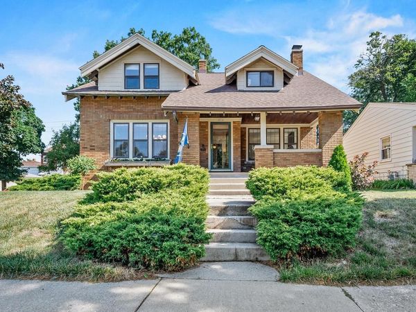 4834 W Wisconsin AVENUE, Milwaukee, WI 53208