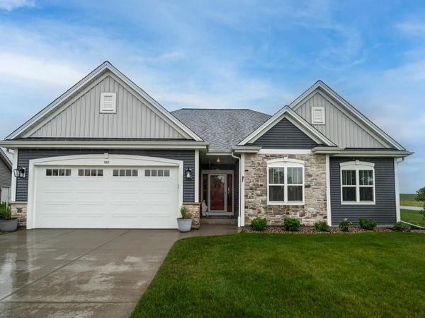 542 Tahoe LANE, Hartford, WI 53027