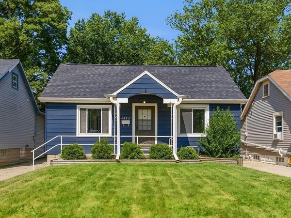 4625 N River Park BOULEVARD, Glendale, WI 53209