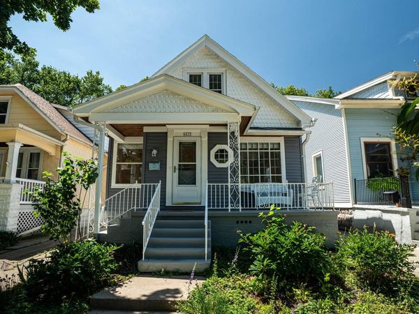 6835 Auburn AVENUE, Wauwatosa, WI 53213