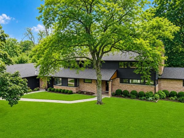 857 E Glenbrook ROAD, Bayside, WI 53217