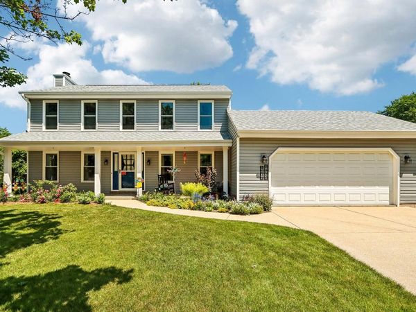 N106W17050 Juniper DRIVE, Germantown, WI 53022