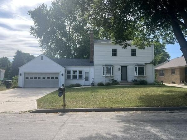 2229 N 102nd STREET, Wauwatosa, WI 53226
