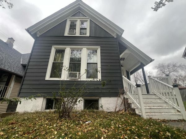 212 W Center STREET, Milwaukee, WI 53212