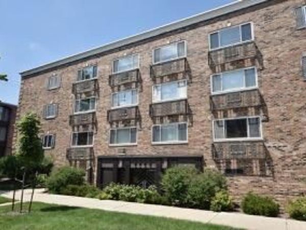 2222 E Belleview PLACE, Unit 306, Milwaukee, WI 53211