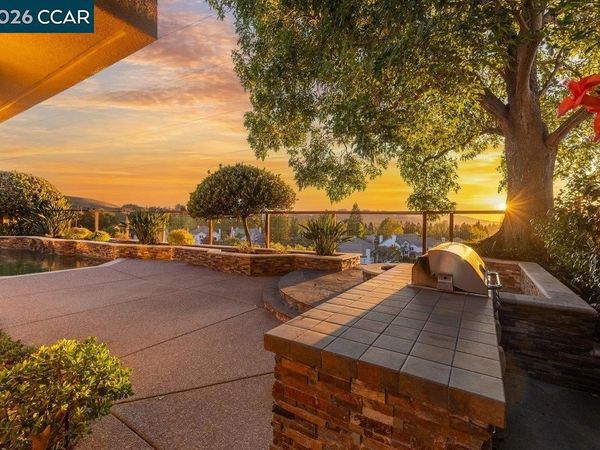 318 Sunset Dr, Danville, CA 94506