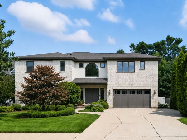 2136 Brentwood Road , Northbrook, IL 60062