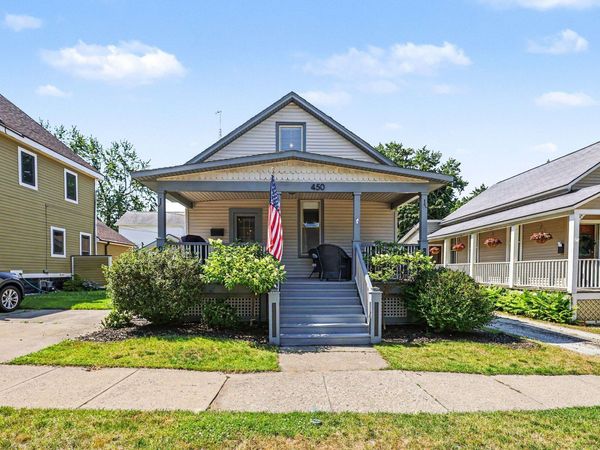 450 Slayton Avenue, Grand Haven, MI 49417