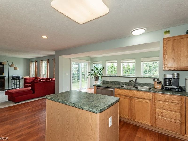 526 Deerwood Court, Painesville, OH 44077 Photo 12