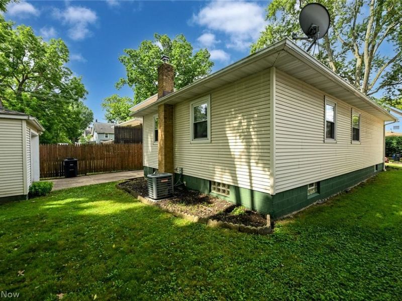 51 Devonshire Drive, Akron, OH 44312 Photo 12