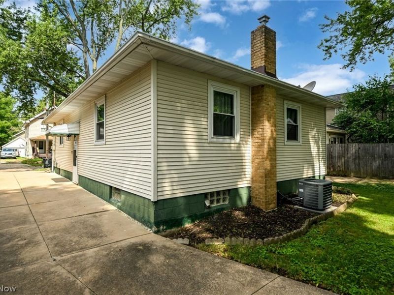 51 Devonshire Drive, Akron, OH 44312 Photo 13
