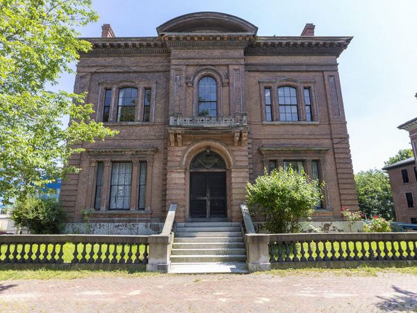 300 Danforth Street , Portland, ME 04102