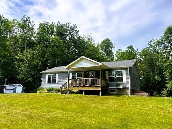 28 Back Searsport Road , Belfast, ME 04915