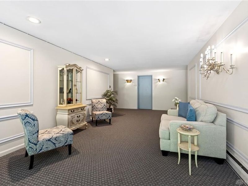 3265 Southdale Drive, Unit 9, Kettering, OH 45409 Photo 3