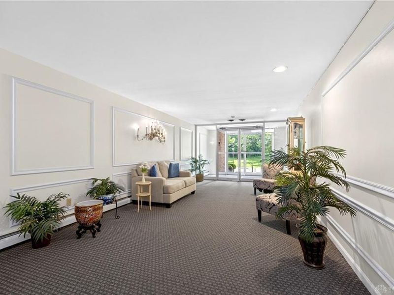 3265 Southdale Drive, Unit 9, Kettering, OH 45409 Photo 4