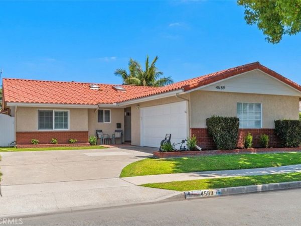 4589 Hazelnut Avenue, Seal Beach, CA 90740