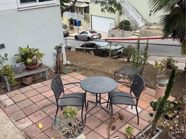 1369 Volney, Los Angeles, CA 90063
