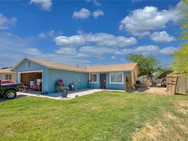 562 Sundance Ln, Westmorland, CA 92281