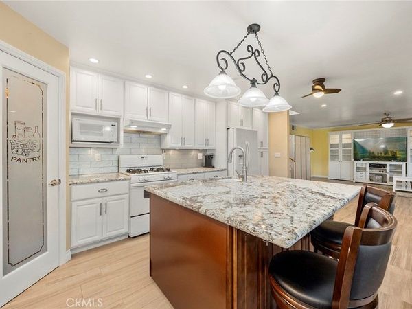 945 Glencliff, La Habra, CA 90631