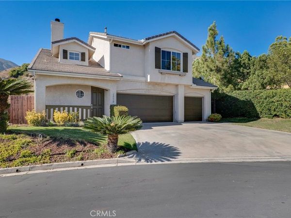 12119 Via Santa Barbara, Sylmar, CA 91342