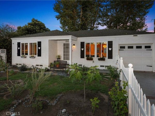 1504 W Chandler Boulevard, Burbank, CA 91506