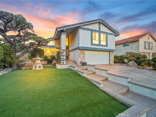 2909 S Diamond Street, Santa Ana, CA 92704