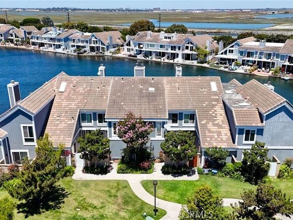 16101 Saint Croix Circle, Huntington Beach, CA 92649