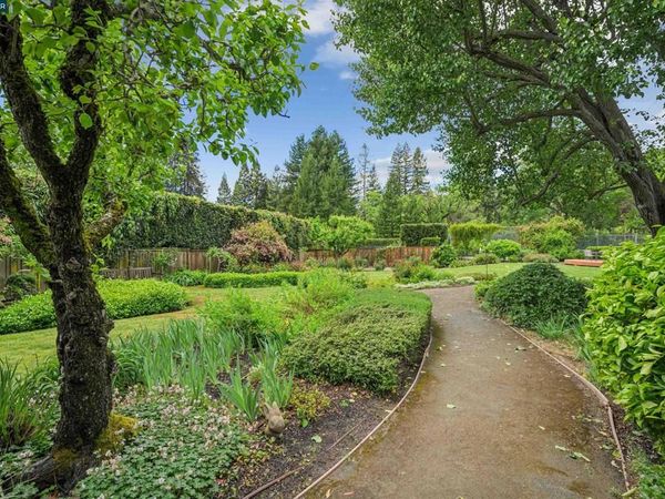 3814 Happy Valley Rd, Lafayette, CA 94549