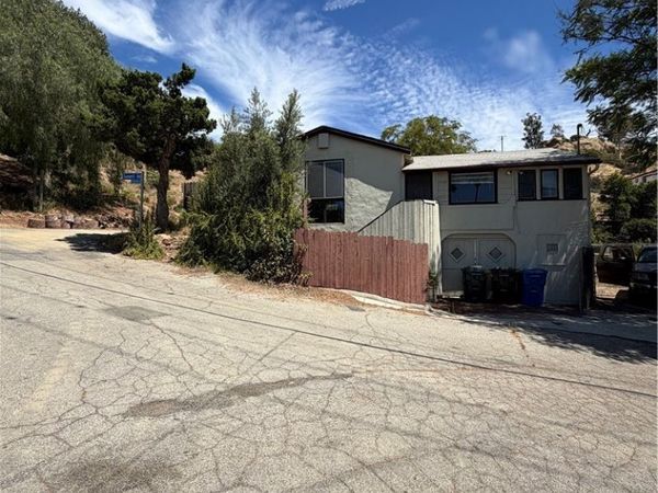 7157 Leota, Canoga Park, CA 91304