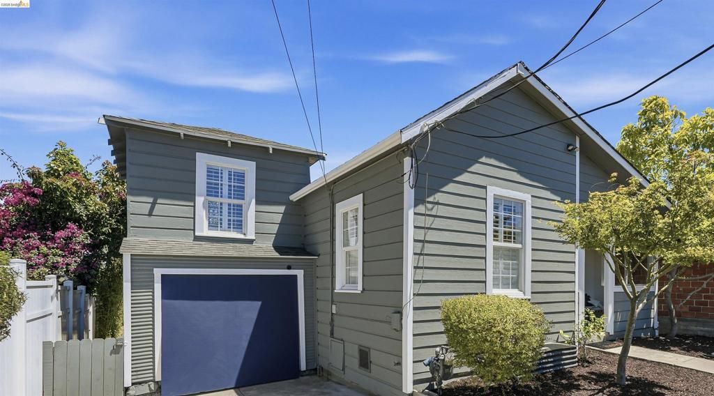 3214 Stuart St, Oakland, CA 94602 Main Photo