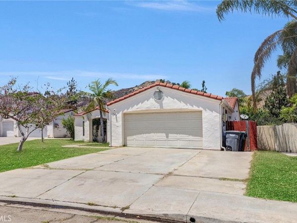 589 Iona Court, Escondido, CA 92027