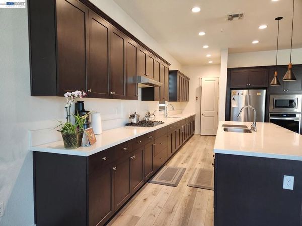 3206 Shrute Dr, Lathrop, CA 95330