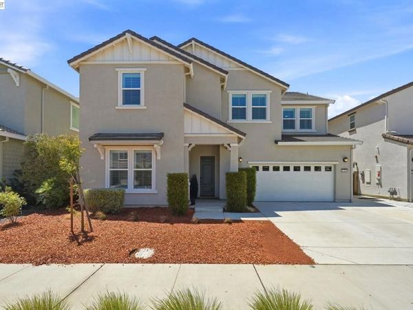 1550 Plumas Dr, Lathrop, CA 95330