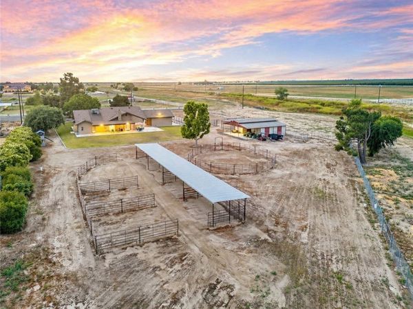 1328 Valov Lane, Bakersfield, CA 93314