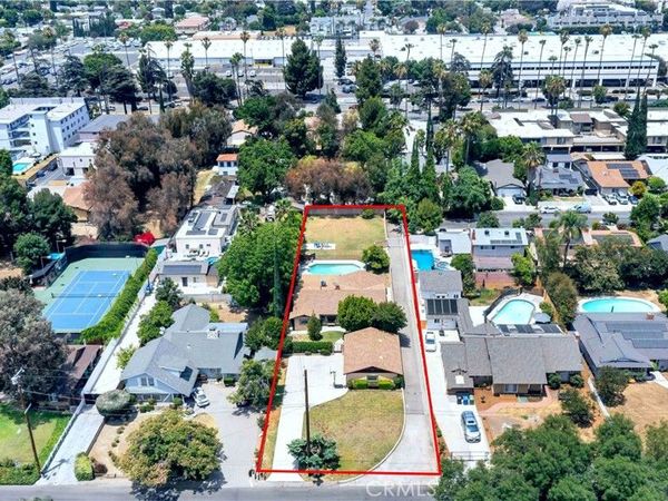 15803 Gault Street, Lake Balboa, CA 91406