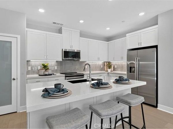 500 Park Drive, Unit 18, Carson, CA 90745